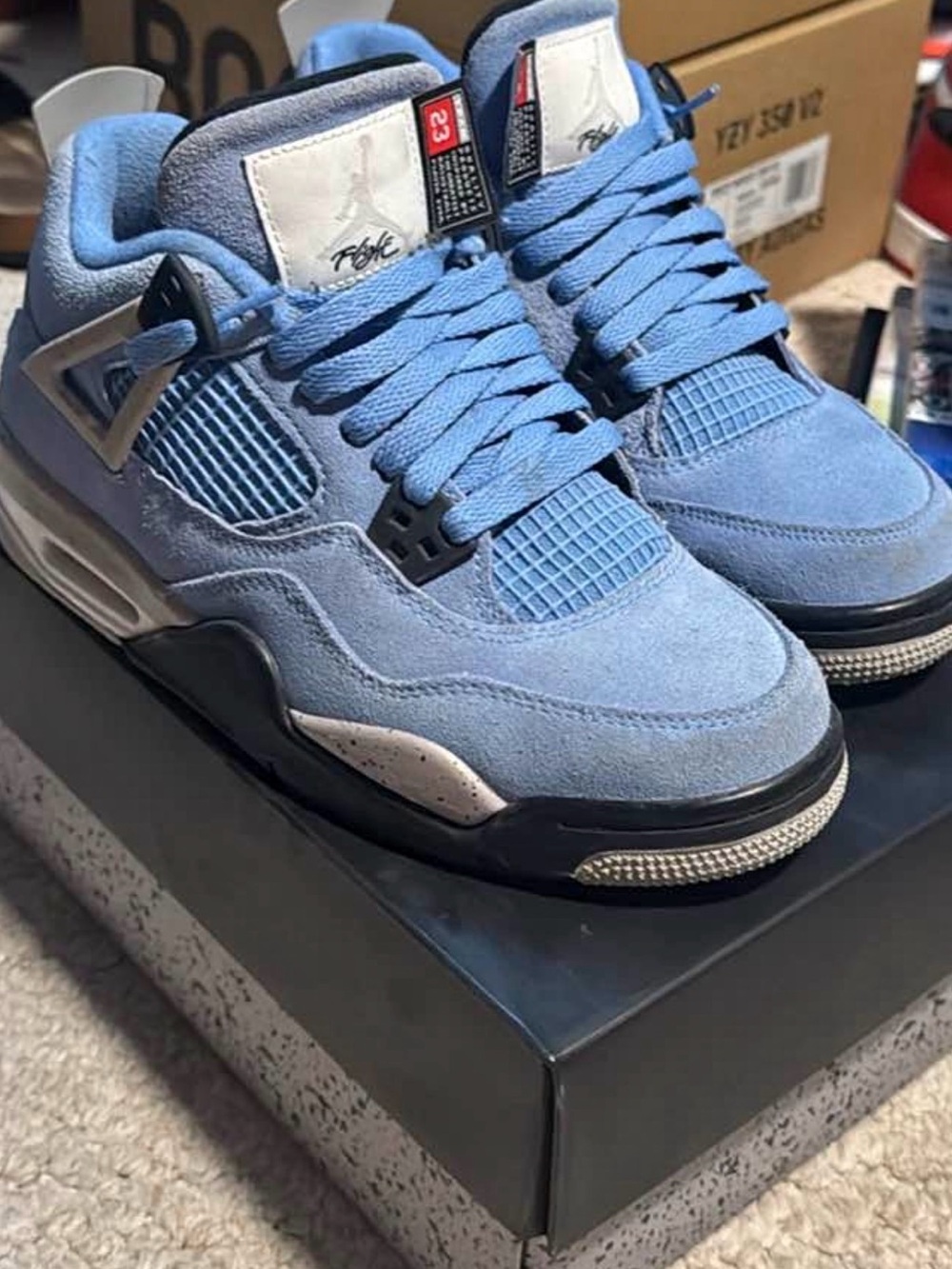 Jordan 4 university blue
